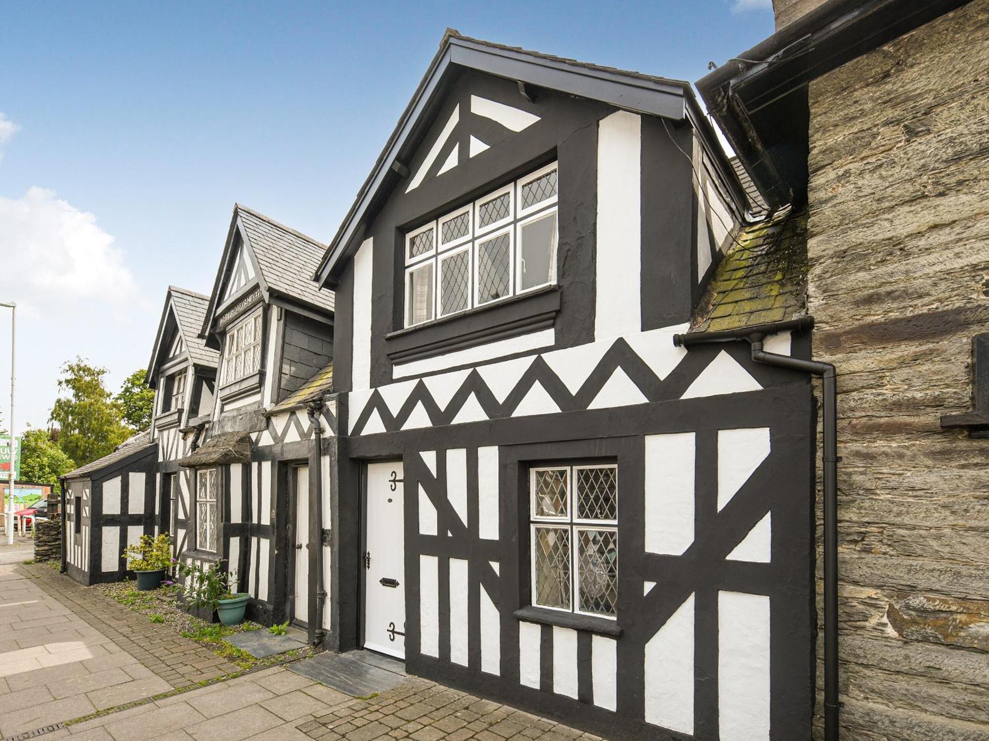Bwthyn Llys Machynlleth Old Court House Βίλα Εξωτερικό φωτογραφία